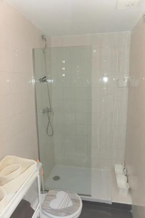 Estudio En Plaza Vara Del Rey Madrid Ngoại thất bức ảnh